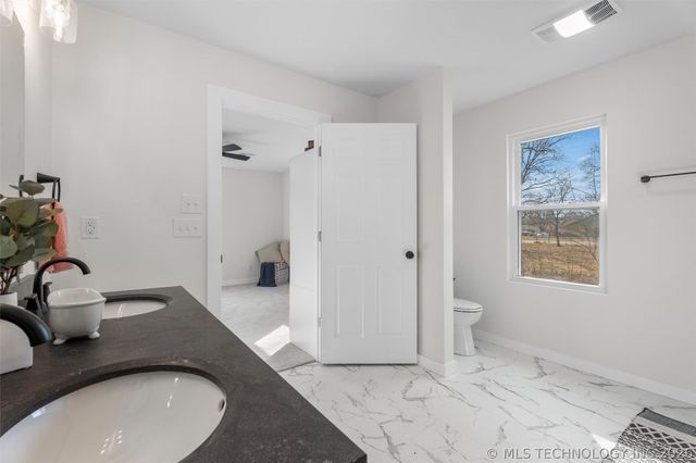 1625 East Drive, Bartlesville, OK 74006