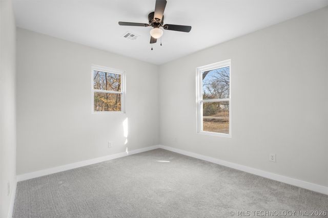 1625 East Drive, Bartlesville, OK 74006