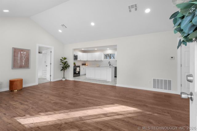 1625 East Drive, Bartlesville, OK 74006