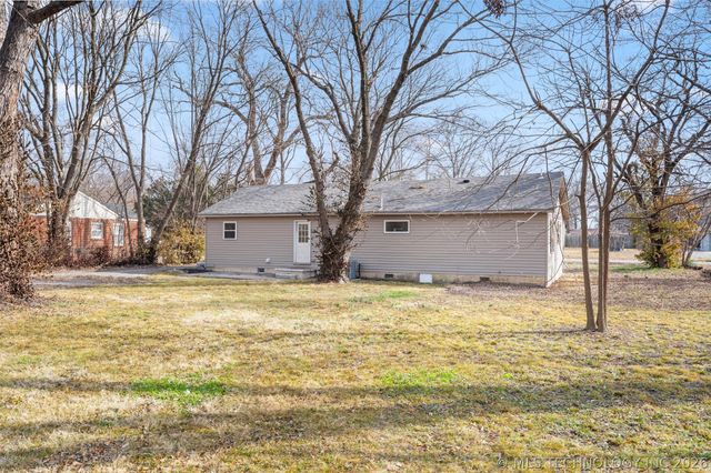 1625 East Drive, Bartlesville, OK 74006