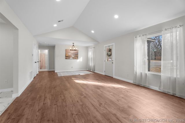 1625 East Drive, Bartlesville, OK 74006