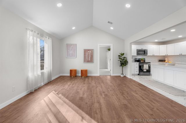 1625 East Drive, Bartlesville, OK 74006