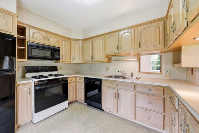 717-719 Stony Hill Rd, Wilbraham, MA 01095