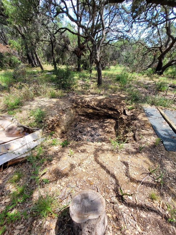 665 Jennifer LN, Driftwood, TX 78619