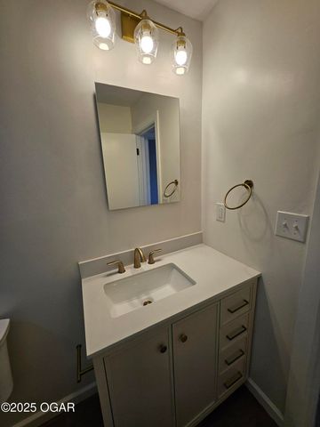 1011 3rd Street, Monett, MO 65708