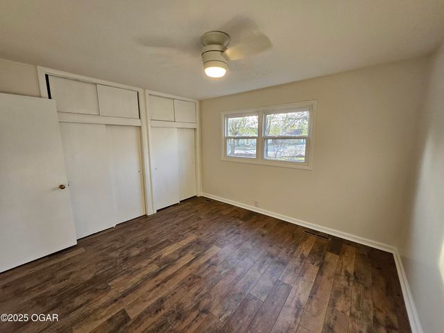 1011 3rd Street, Monett, MO 65708