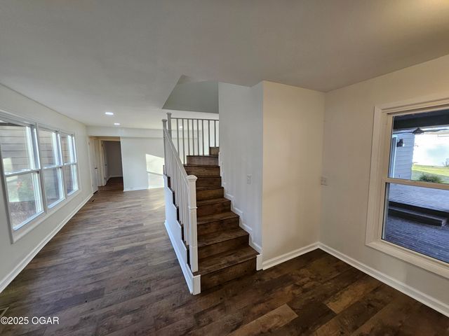 1011 3rd Street, Monett, MO 65708