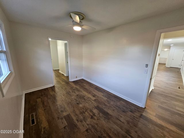 1011 3rd Street, Monett, MO 65708