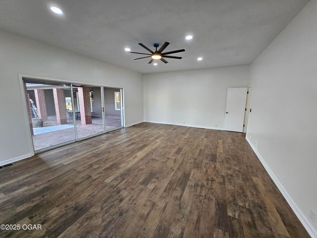 1011 3rd Street, Monett, MO 65708