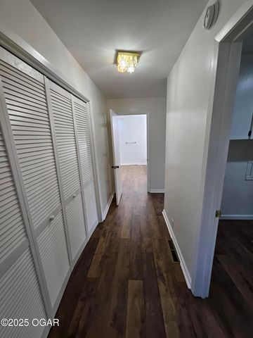 1011 3rd Street, Monett, MO 65708