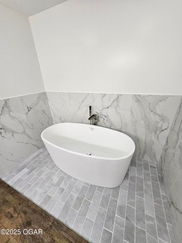 1011 3rd Street, Monett, MO 65708