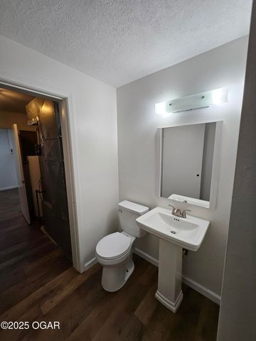 1011 3rd Street, Monett, MO 65708