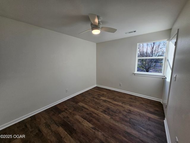 1011 3rd Street, Monett, MO 65708