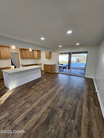 1011 3rd Street, Monett, MO 65708