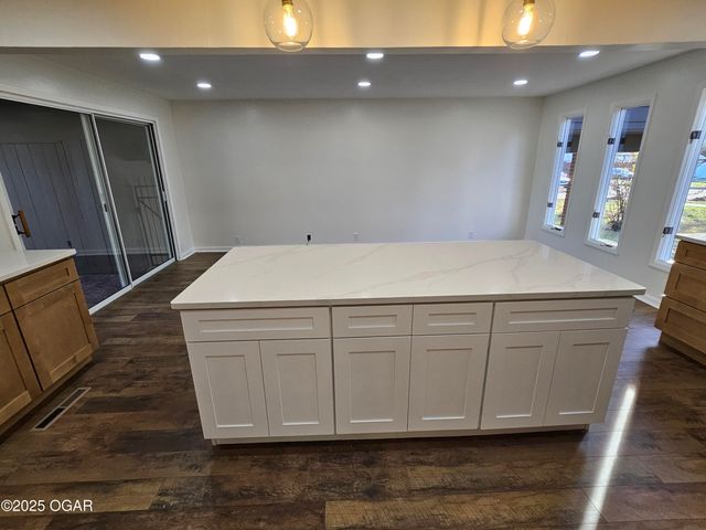 1011 3rd Street, Monett, MO 65708