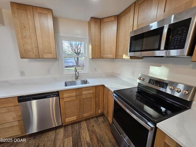 1011 3rd Street, Monett, MO 65708