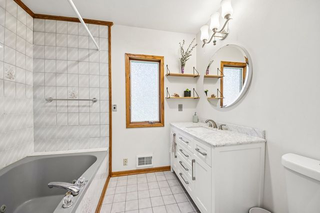 117 E 55th Street, Westmont, IL 60559