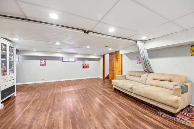117 E 55th Street, Westmont, IL 60559