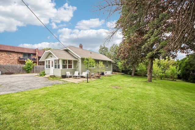 117 E 55th Street, Westmont, IL 60559