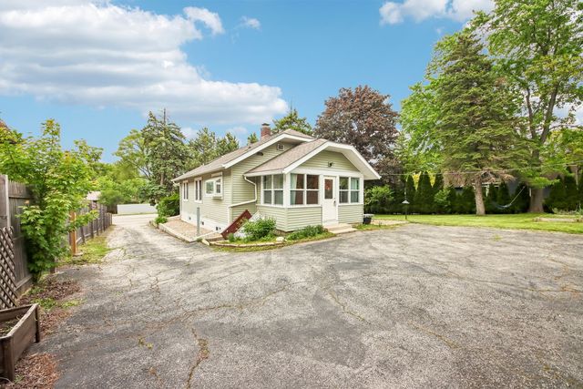 117 E 55th Street, Westmont, IL 60559