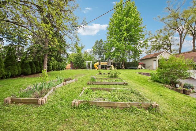 117 E 55th Street, Westmont, IL 60559