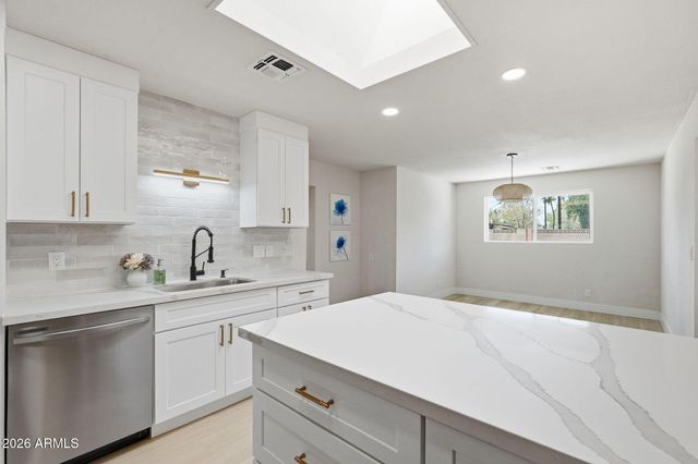 2617 W LAWRENCE Road, Phoenix, AZ 85017