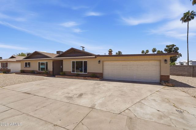2617 W LAWRENCE Road, Phoenix, AZ 85017