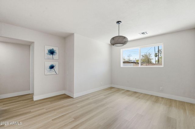 2617 W LAWRENCE Road, Phoenix, AZ 85017