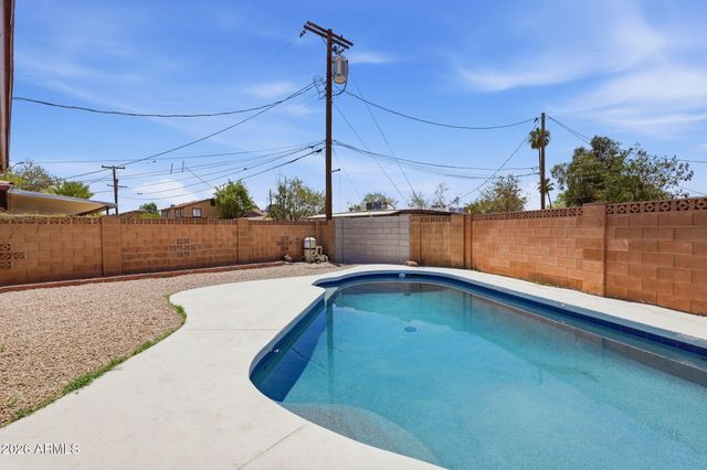 2617 W LAWRENCE Road, Phoenix, AZ 85017