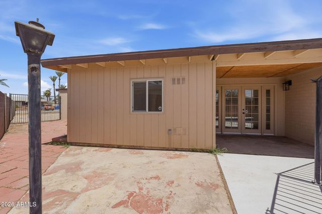 2617 W LAWRENCE Road, Phoenix, AZ 85017