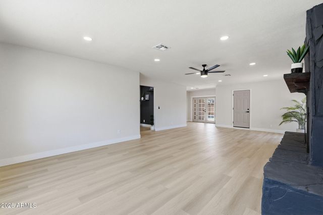 2617 W LAWRENCE Road, Phoenix, AZ 85017