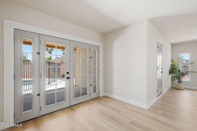 2617 W LAWRENCE Road, Phoenix, AZ 85017