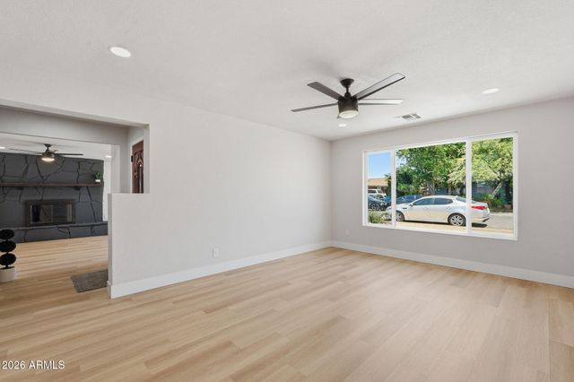2617 W LAWRENCE Road, Phoenix, AZ 85017