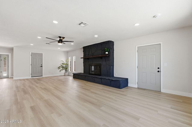 2617 W LAWRENCE Road, Phoenix, AZ 85017