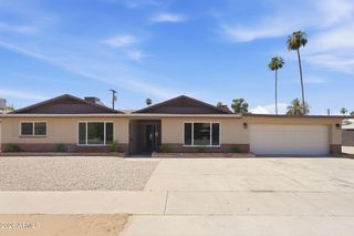 2617 W LAWRENCE Road, Phoenix, AZ 85017