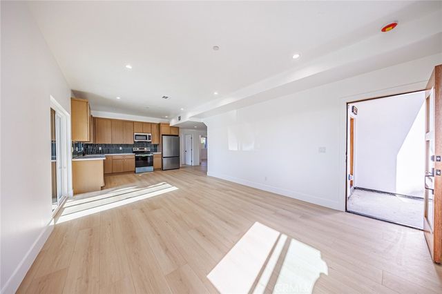 2938 S Sycamore Avenue 2, Los Angeles, CA 90016