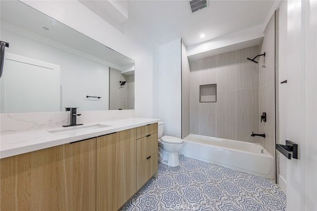2938 S Sycamore Avenue 2, Los Angeles, CA 90016