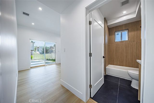 2938 S Sycamore Avenue 2, Los Angeles, CA 90016