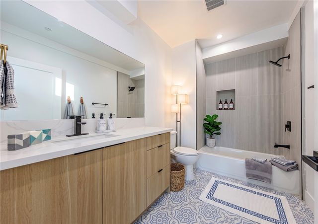 2938 S Sycamore Avenue 2, Los Angeles, CA 90016