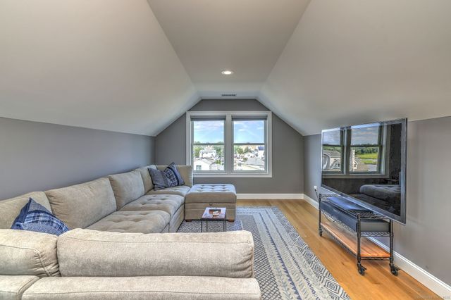 3 Francis Street, Milford, CT 06460