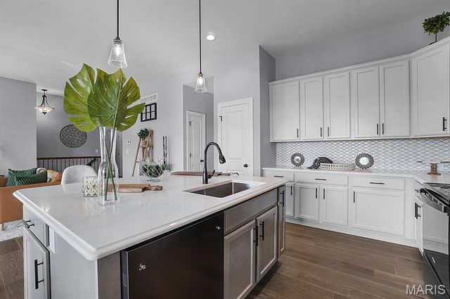 2384 Fiddlers Close Road 91 STB, Washington, MO 63090