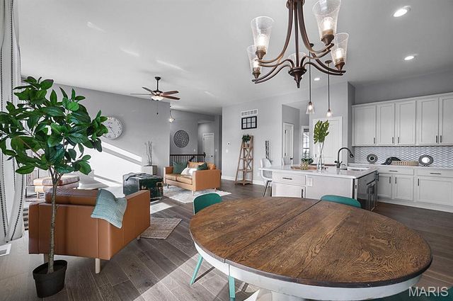 2384 Fiddlers Close Road 91 STB, Washington, MO 63090