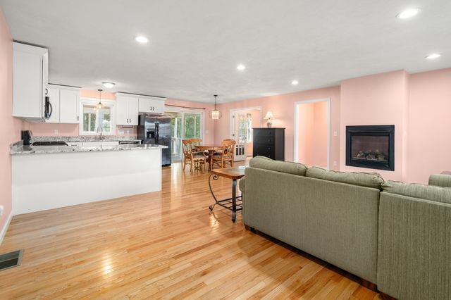 42 Highfield Drive, Southbridge, MA 01550