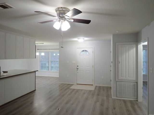 125 Shore Acres Drive, Hot Springs, AR 71913