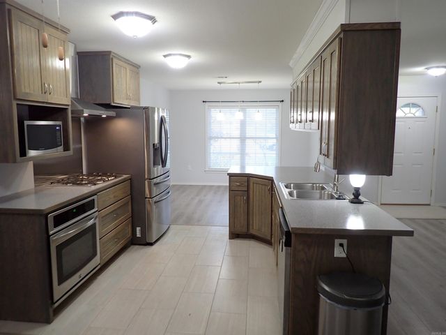 125 Shore Acres Drive, Hot Springs, AR 71913