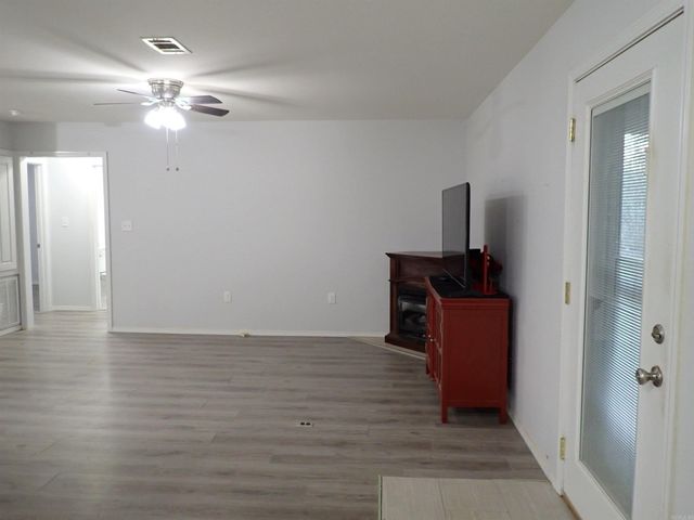 125 Shore Acres Drive, Hot Springs, AR 71913