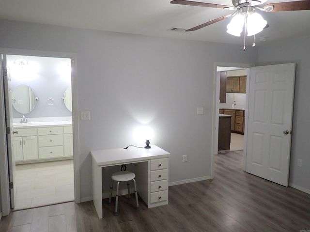 125 Shore Acres Drive, Hot Springs, AR 71913