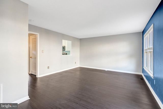 14716 GROBIE POND LN, Centreville, VA 20120
