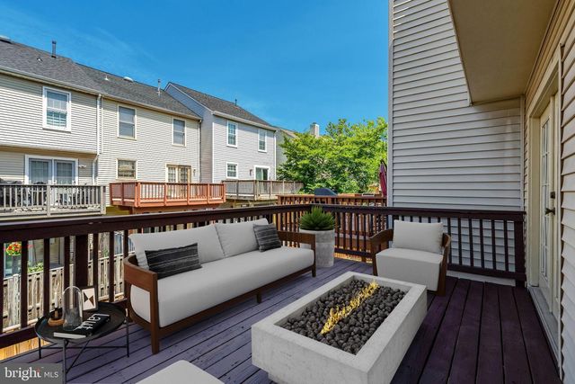 14716 GROBIE POND LN, Centreville, VA 20120