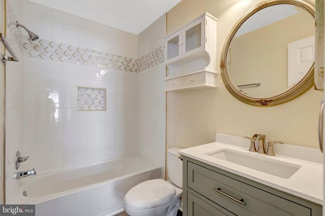 14716 GROBIE POND LN, Centreville, VA 20120
